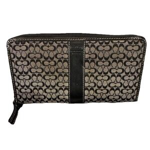 Coach Leather Wallet Black with C Logo Zip Around Multi Pocket In Black